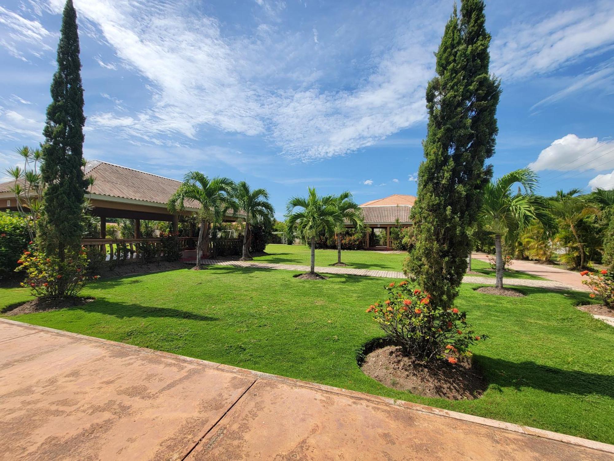 Comfortable Strategic Lodging Quarters Spanish Town Exterior photo